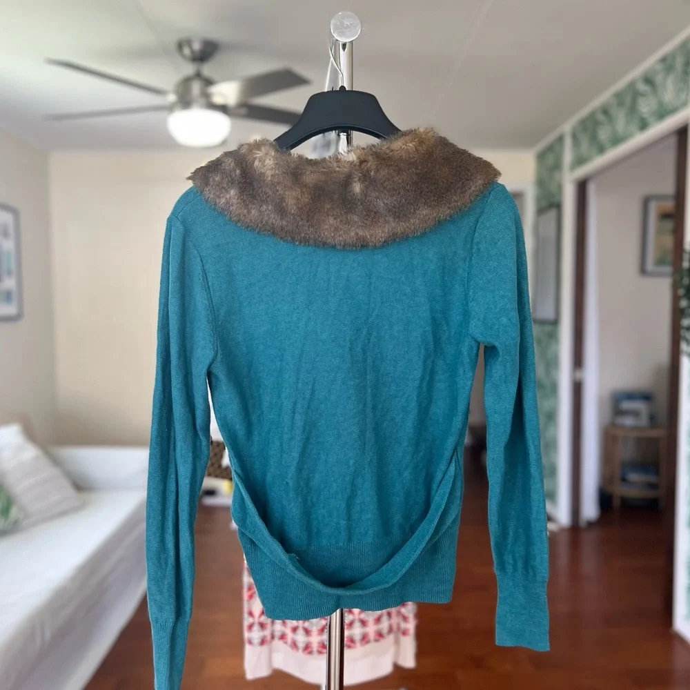 Cabi Tearoom Cardigan Teal Blue Green Fur V-Neck Long Sleeve 3018 Sz M - Picture 7 of 8